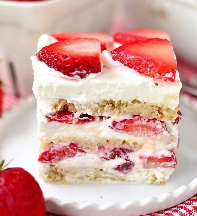 Fresh Strawberry and Whipping Cream No Bake Cake