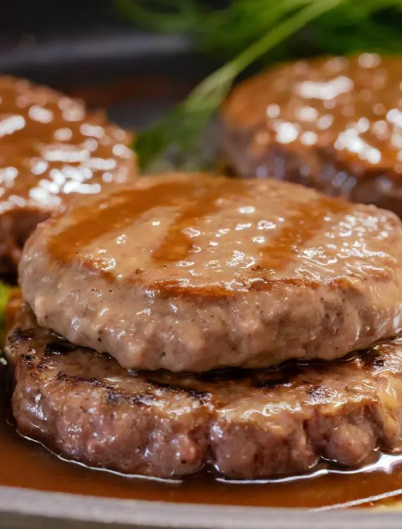 Discover the Ultimate Comfort Food: Slow Cooker Poor Man’s Cubed Steak with Gravy