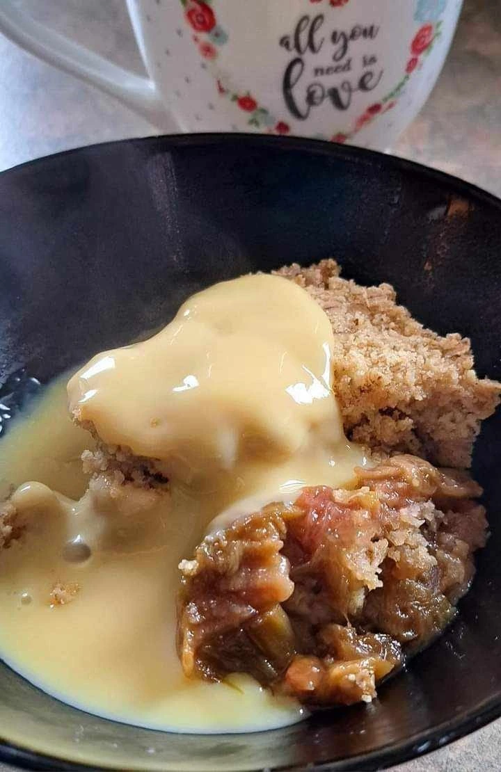 Slow cooker apple crumble